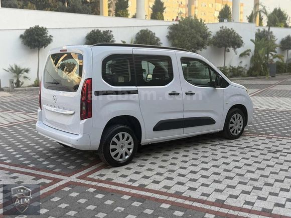 2025 COMBO 1,5 D Essential 17.000 km %20 Ftr hatasız