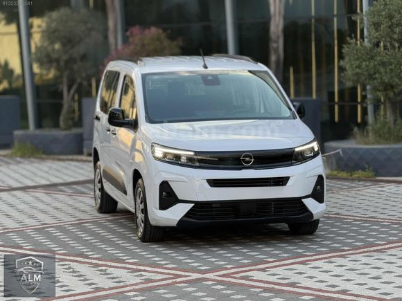 2025 COMBO 1,5 D Essential 17.000 km %20 Ftr hatasız