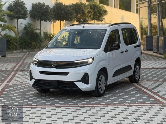 2025 COMBO 1,5 D Essential 17.000 km %20 Ftr hatasız