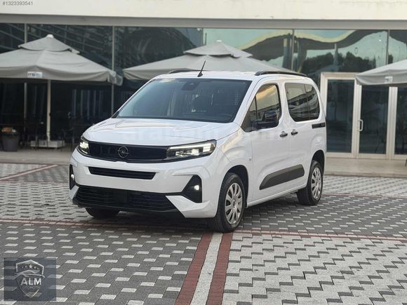 2025 COMBO 1,5 D Essential 17.000 km %20 Ftr hatasız