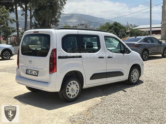 SERKAN AUTO DAN 2025 Opel Combo1.5 D Essential %20 Fatura