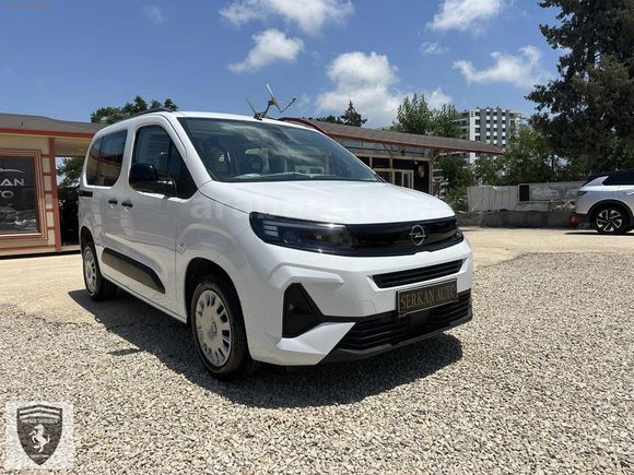 SERKAN AUTO DAN 2025 Opel Combo1.5 D Essential %20 Fatura