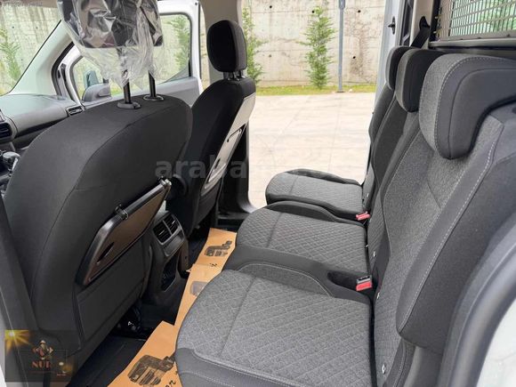 2026 SIFIR OPEL COMBO 1.5 ESSENTİAL+ORTA KONSOLLU+GSR 2+%20 KDV