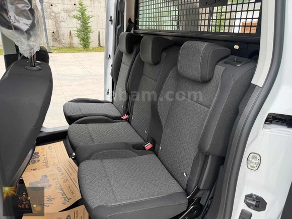 2026 SIFIR OPEL COMBO 1.5 ESSENTİAL+ORTA KONSOLLU+GSR 2+%20 KDV