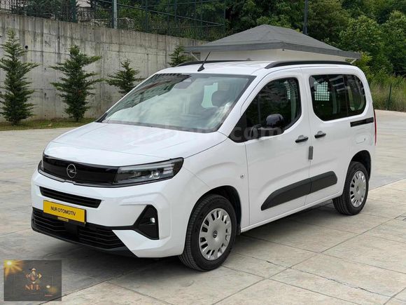 2026 SIFIR OPEL COMBO 1.5 ESSENTİAL+ORTA KONSOLLU+GSR 2+%20 KDV