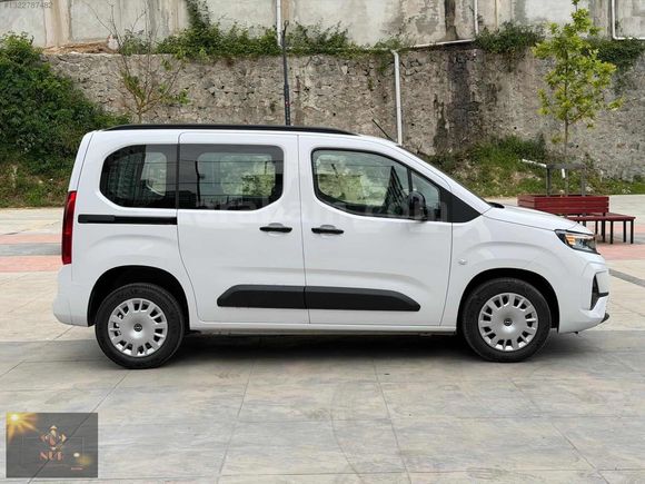 2026 SIFIR OPEL COMBO 1.5 ESSENTİAL+ORTA KONSOLLU+GSR 2+%20 KDV