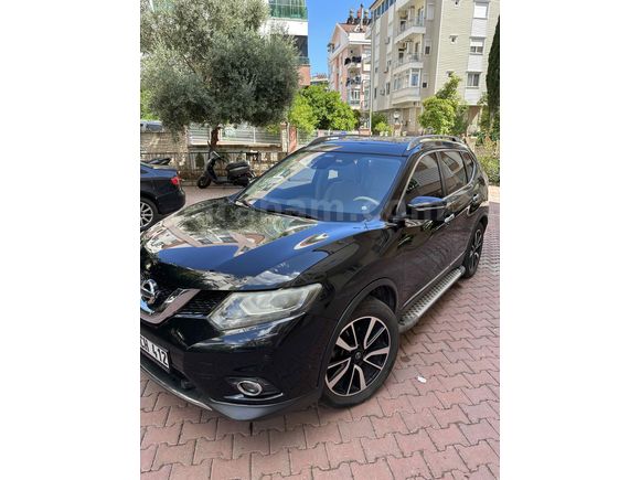 Sahibinden Nissan X-Trail 1.6 dCi Platinum Premium 2015 Model  126.000 km Siyah
