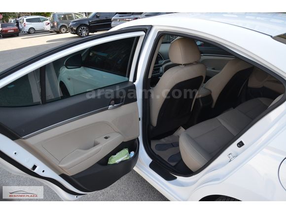 EKSPRES PLAZA'DAN 2018 HYUNDAİ ELENTRA 1.6 CRDI STYLE PLUS