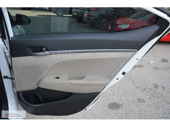 EKSPRES PLAZA'DAN 2018 HYUNDAİ ELENTRA 1.6 CRDI STYLE PLUS
