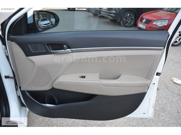 EKSPRES PLAZA'DAN 2018 HYUNDAİ ELENTRA 1.6 CRDI STYLE PLUS