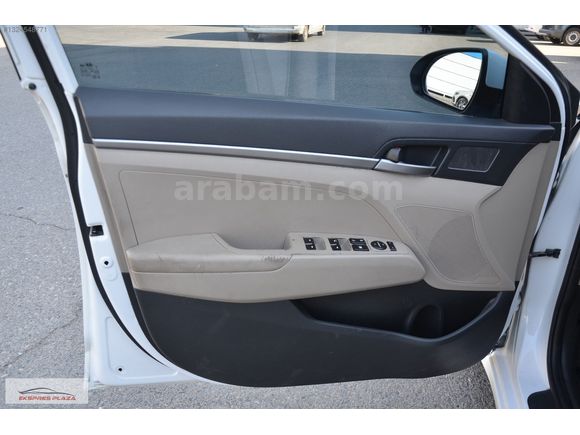 EKSPRES PLAZA'DAN 2018 HYUNDAİ ELENTRA 1.6 CRDI STYLE PLUS