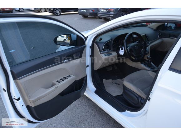 EKSPRES PLAZA'DAN 2018 HYUNDAİ ELENTRA 1.6 CRDI STYLE PLUS