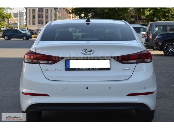 EKSPRES PLAZA'DAN 2018 HYUNDAİ ELENTRA 1.6 CRDI STYLE PLUS