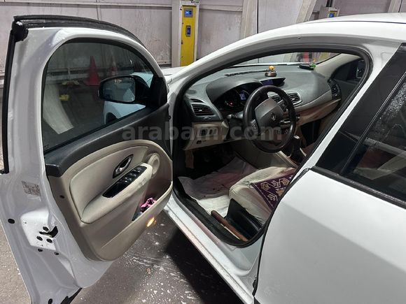 Sahibinden Renault Megane 1.6 Expression 2011 Model