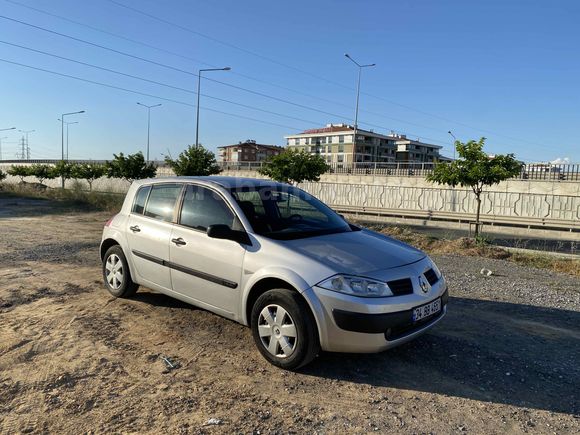 Sahibinden Renault Megane 1.4 Authentique 2006 Model 
