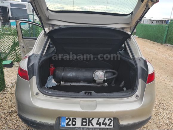 Sahibinden Renault Megane 1.6 Privilege 2011 Model