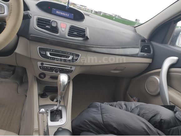 Sahibinden Renault Megane 1.6 Privilege 2011 Model