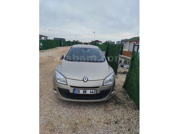 Sahibinden Renault Megane 1.6 Privilege 2011 Model
