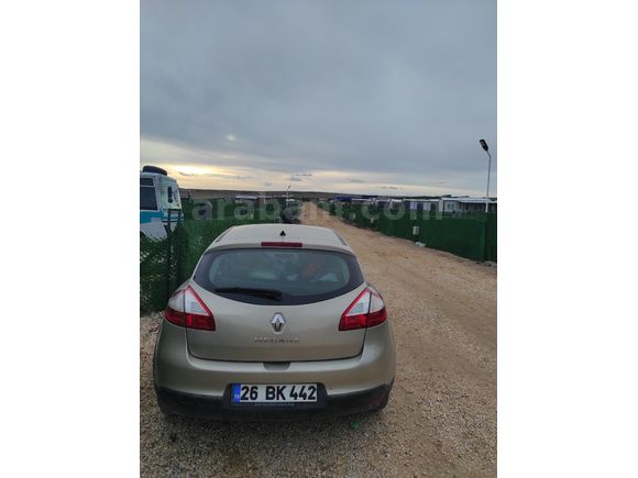 Sahibinden Renault Megane 1.6 Privilege 2011 Model