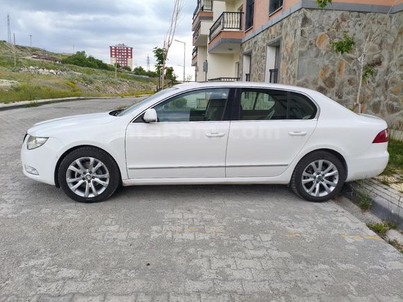 Sahibinden Skoda SuperB 1.6 TDI Elegance 2012 Model