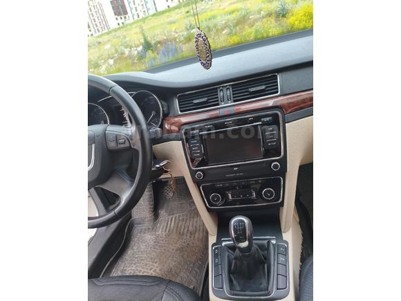 Sahibinden Skoda SuperB 1.6 TDI Elegance 2012 Model