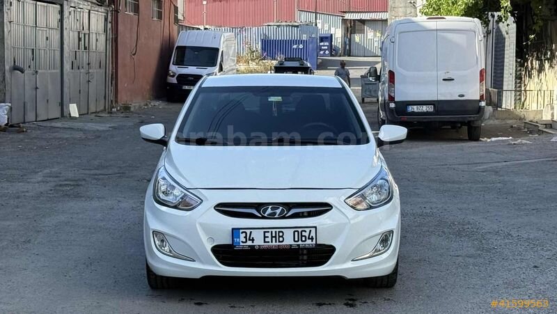 Galeriden Hyundai Accent Blue 1.6 CRDI Mode Plus 2015 Model İstanbul 203.000 km Beyaz