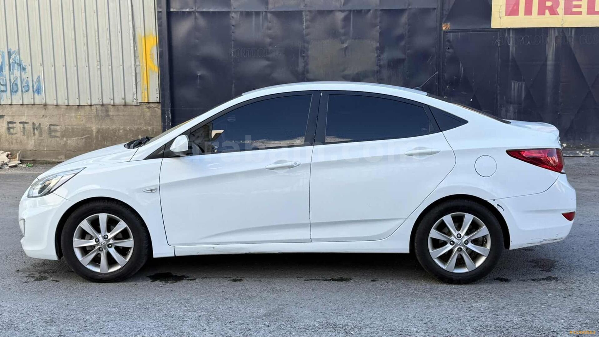 Galeriden Hyundai Accent Blue 1.6 CRDI Mode Plus 2015 Model İstanbul 203.000 km Beyaz 7