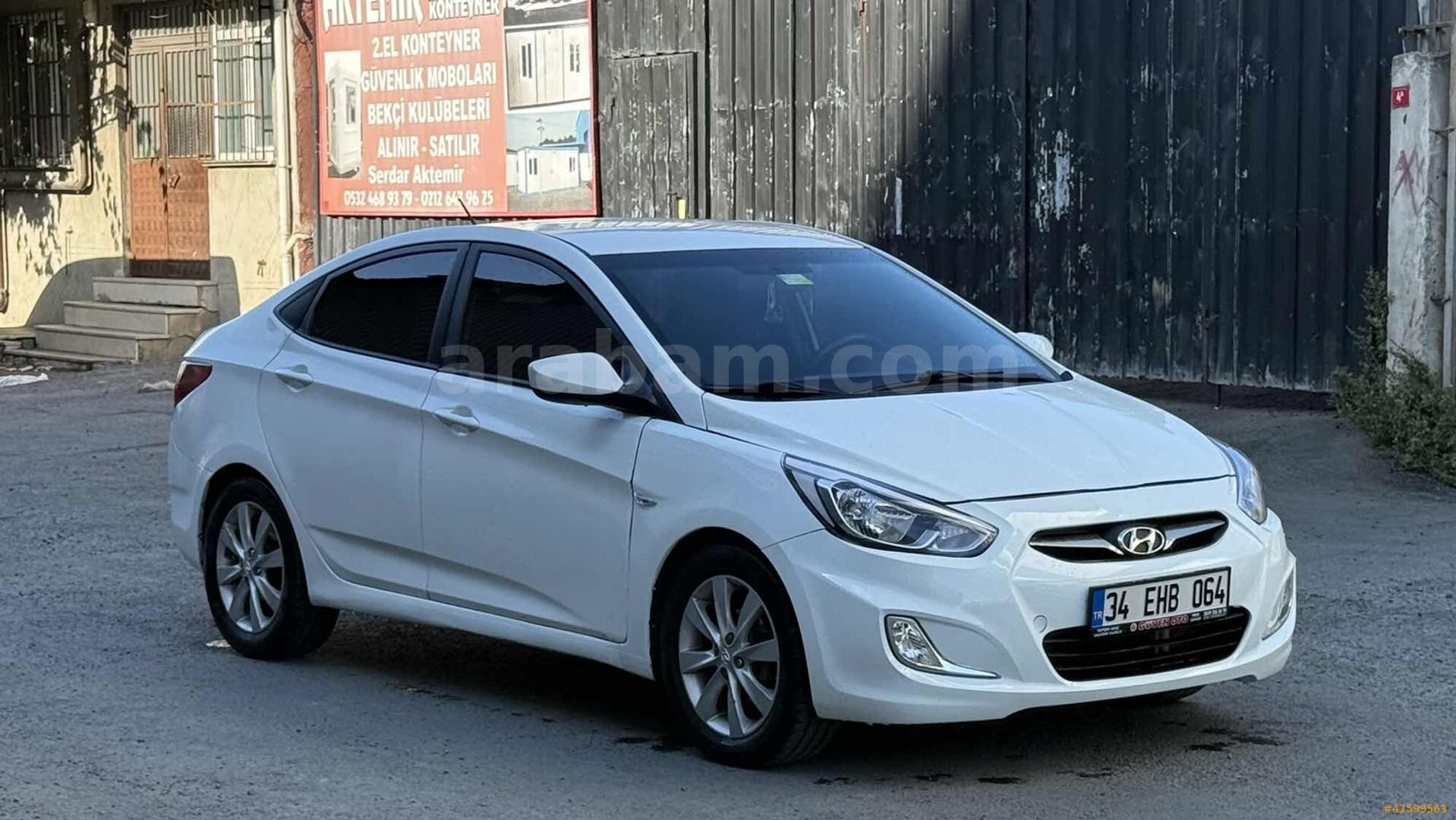 Galeriden Hyundai Accent Blue 1.6 CRDI Mode Plus 2015 Model İstanbul 203.000 km Beyaz 2