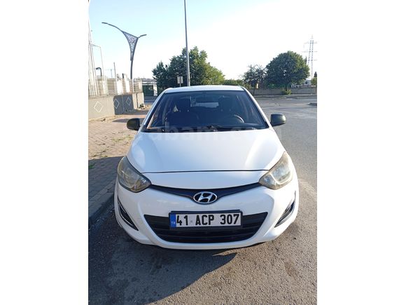 Sahibinden Hyundai i20 1.4 CRDi Jump 2014 Model  184.000 km Beyaz