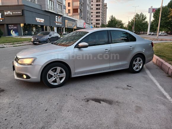 2014 MODEL 1.6 TDI HİGHLİNE DİZEL HATASIZ BOYASIZ