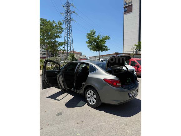 Galeriden Opel Astra 1.6 Edition Plus 2018 Model Bursa