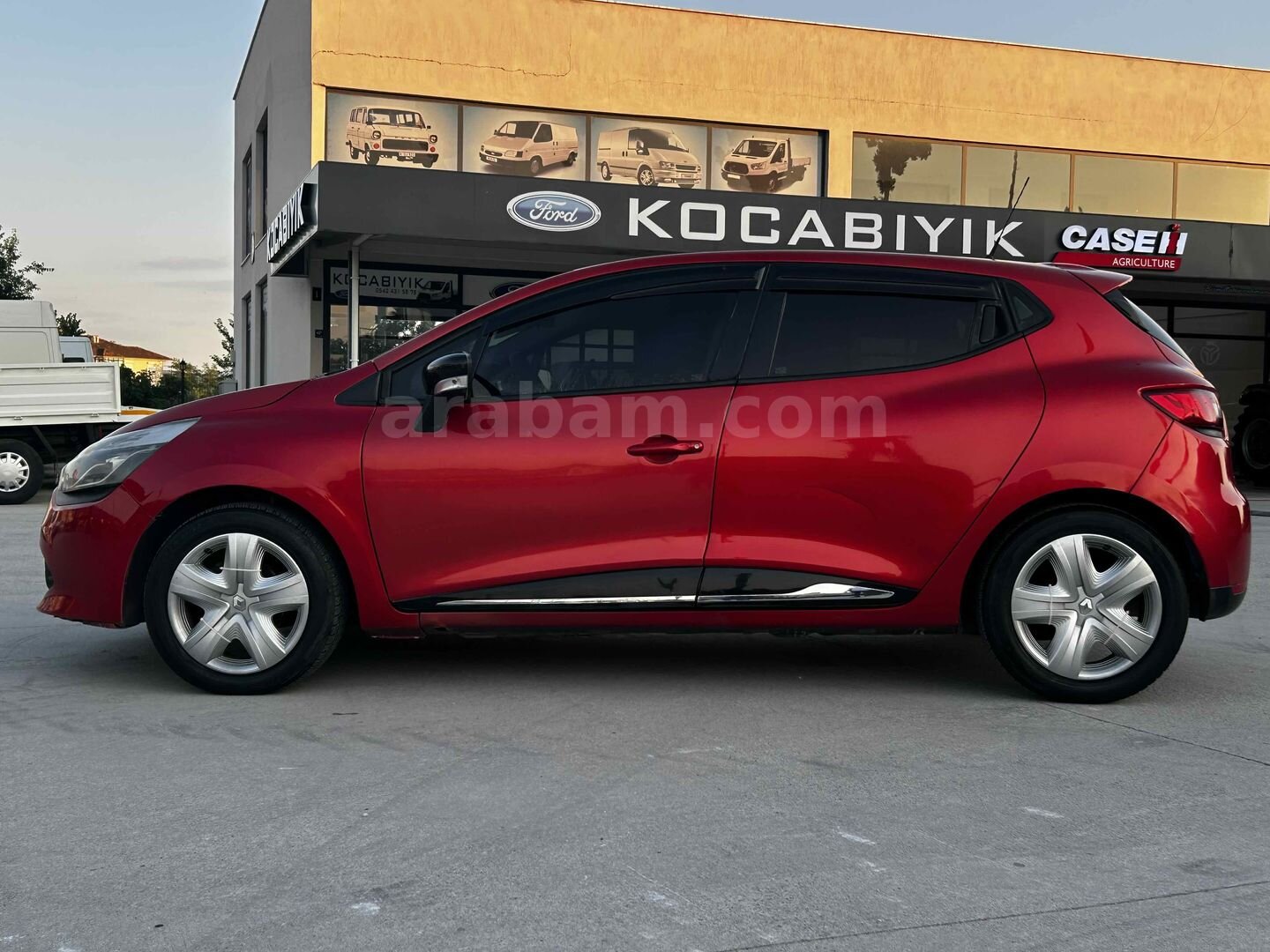 Galeriden Renault Clio 0.9 TCe Touch 2013 Model Aydın 65.000 km Kırmızı 3