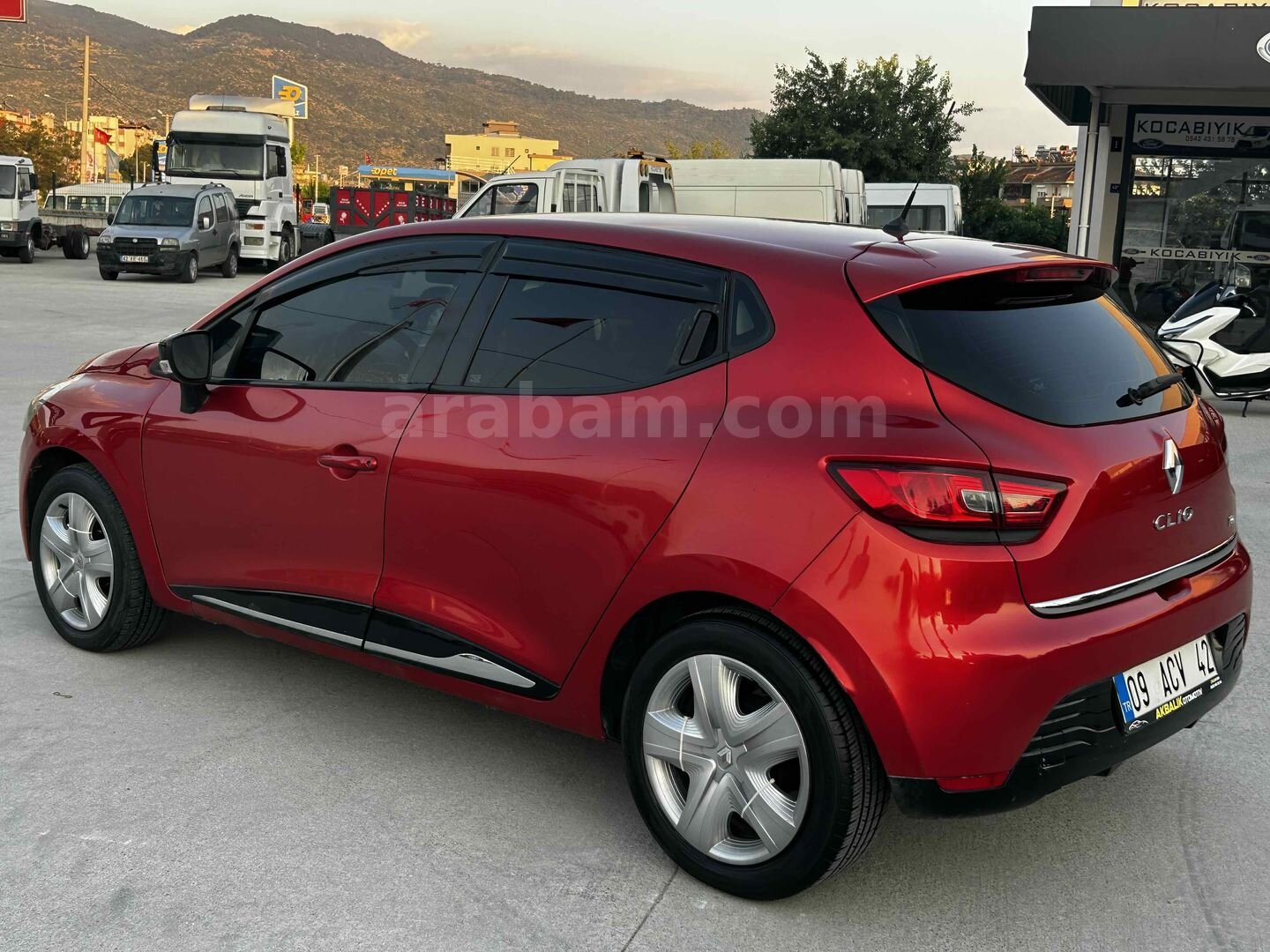 Galeriden Renault Clio 0.9 TCe Touch 2013 Model Aydın 65.000 km Kırmızı 4