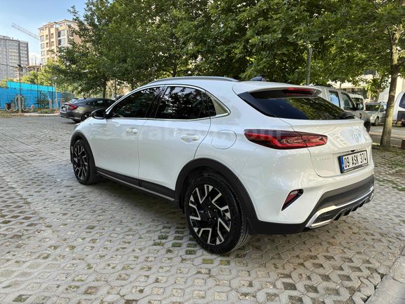 Sahibinden Kia XCeed 1.5 T-GDI Elegance 2025 Model 