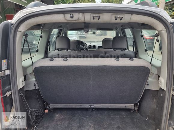 2008 model 1.5 dizel 7 kişilik otomobil ruhsatlı.195 bin km'de..