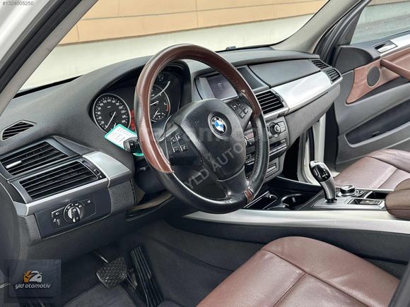 BOYASIZ 2011 MODEL X5 30D XDRİVE 8 İLERİ ISITMA CAM TAVAN