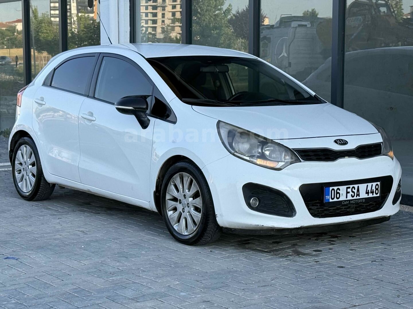 Galeriden Kia Rio 1.4 CRDi Fancy 2014 Model Ankara 330.000 km Beyaz 3