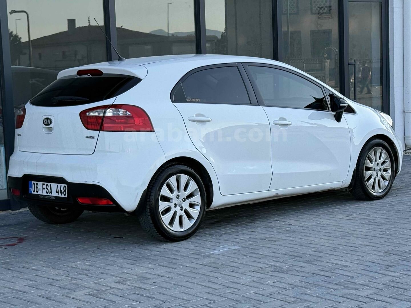 Galeriden Kia Rio 1.4 CRDi Fancy 2014 Model Ankara 330.000 km Beyaz 7