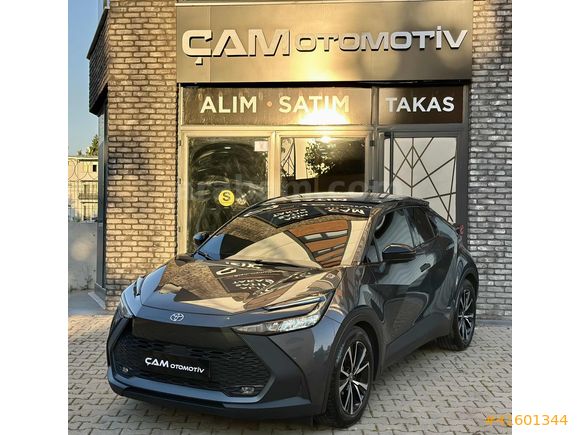 ÇAM OTOMOTİV 2025 TOYOTA C-HR 1.8HYBRİD PASSİON+CAMTAVAN+KEYLESS