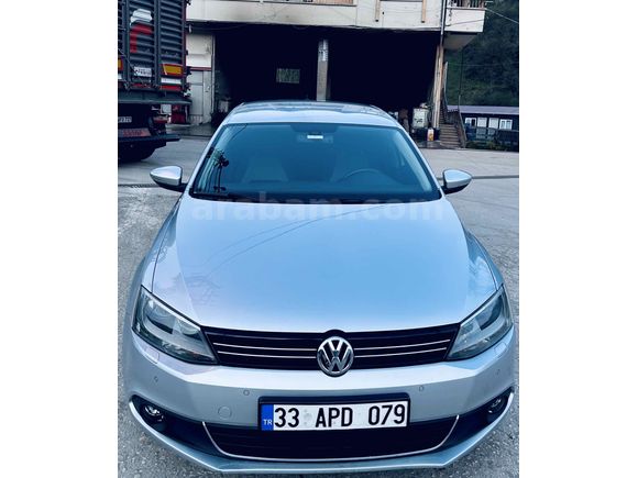 14 ÇIKIŞLI OTOMATİK JETTA BOYASIZ HASAR KAYITSIZ