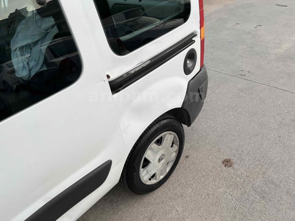 Sahibinden Renault Kangoo Multix 1.5 dCi Authentique 2006 Model  334.000 km Beyaz