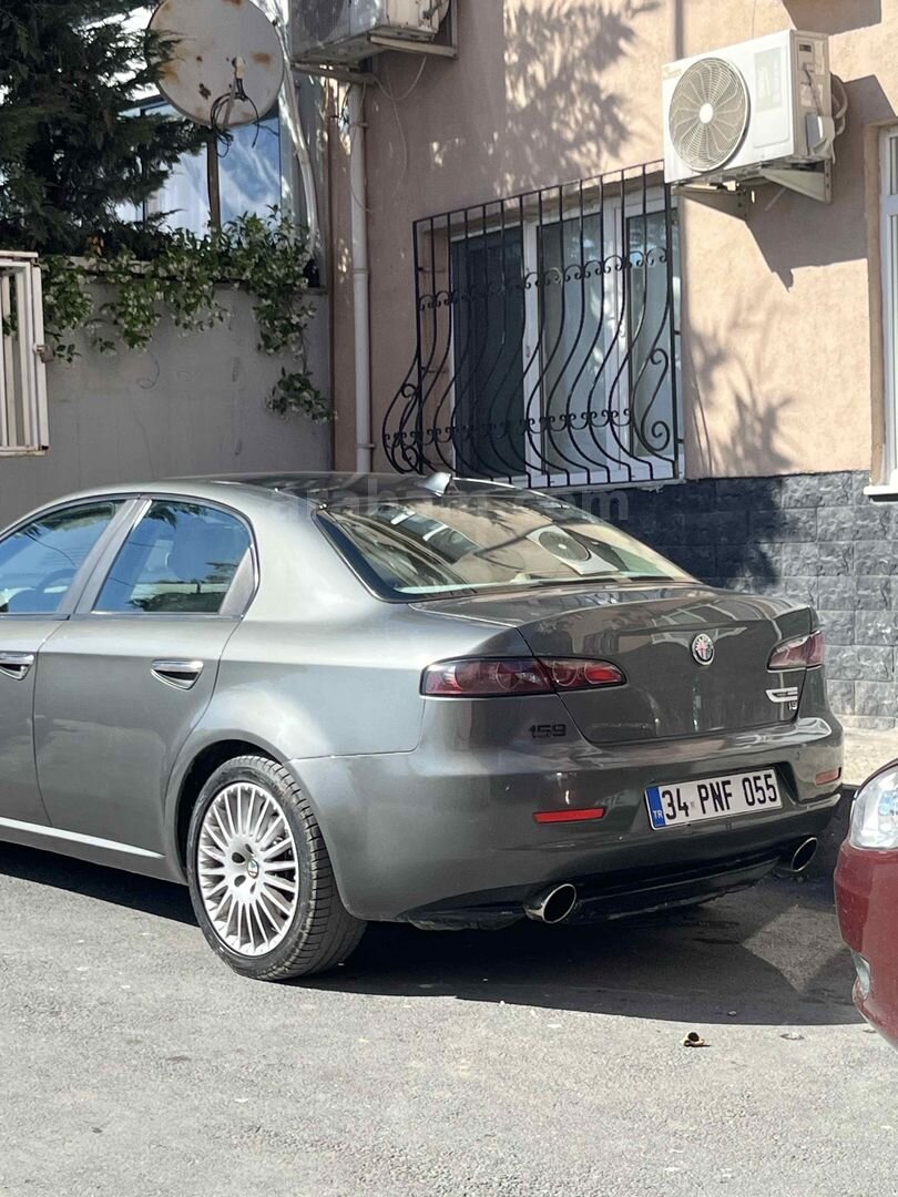 Sahibinden Alfa Romeo 159 1.9 JTD Distinctive 2008 Model İstanbul 279.000 km Gri 3