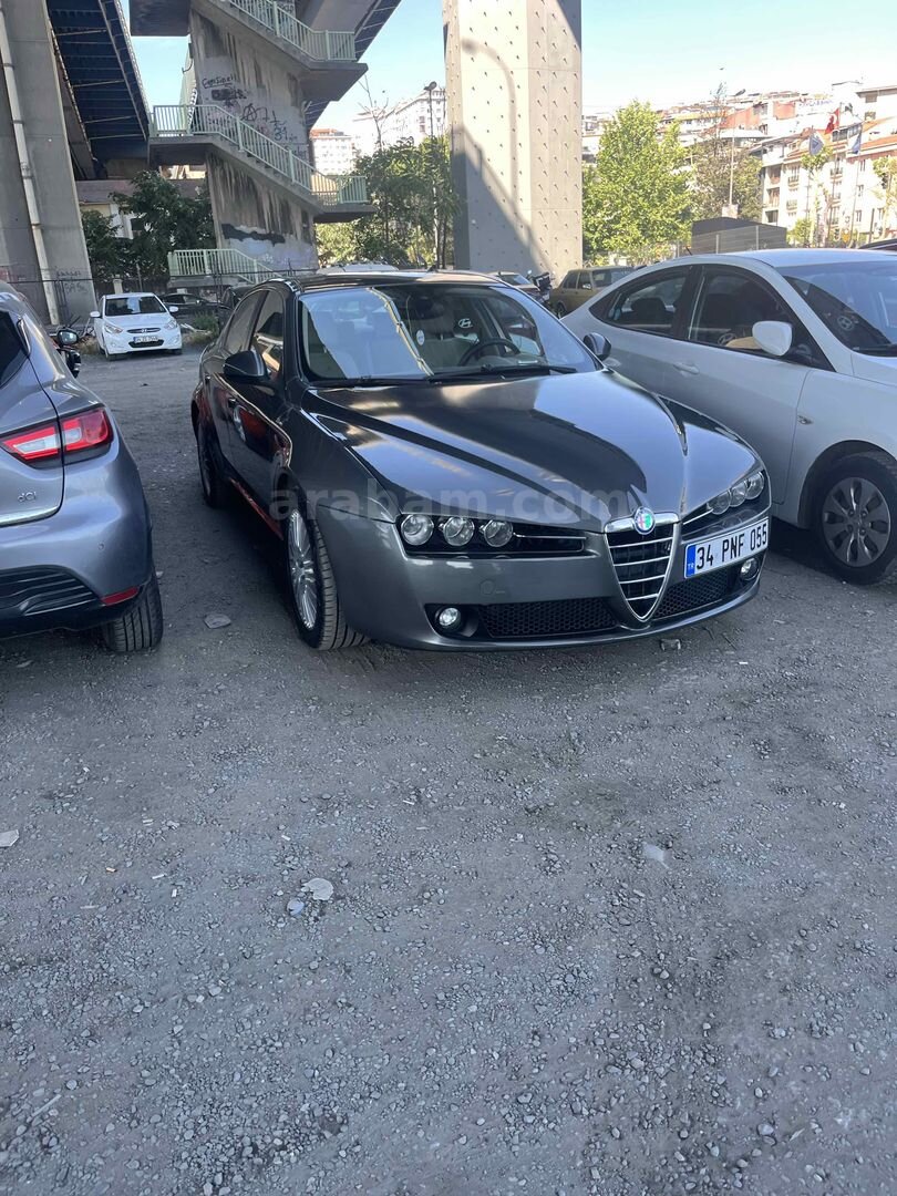 Sahibinden Alfa Romeo 159 1.9 JTD Distinctive 2008 Model İstanbul 279.000 km Gri 2