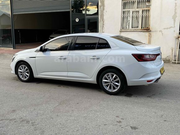 ÖZYILDIZdan BOYASIZ 2019 model Renault Megane 1.6 Touch 