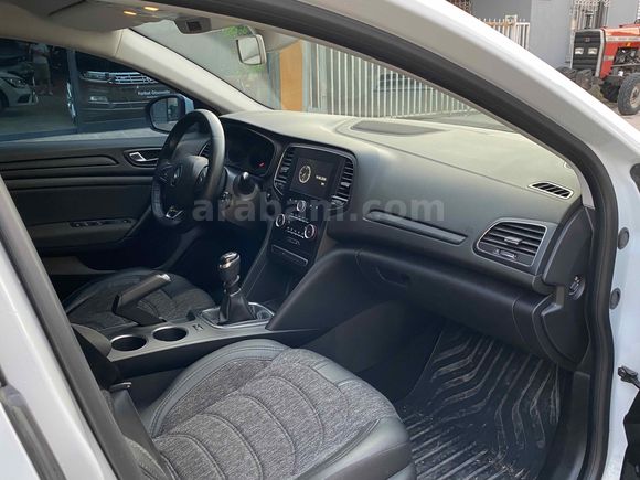 ÖZYILDIZdan BOYASIZ 2019 model Renault Megane 1.6 Touch 