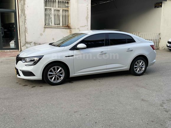 ÖZYILDIZdan BOYASIZ 2019 model Renault Megane 1.6 Touch 