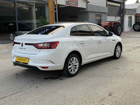 ÖZYILDIZdan BOYASIZ 2019 model Renault Megane 1.6 Touch 