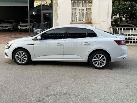 ÖZYILDIZdan BOYASIZ 2019 model Renault Megane 1.6 Touch 