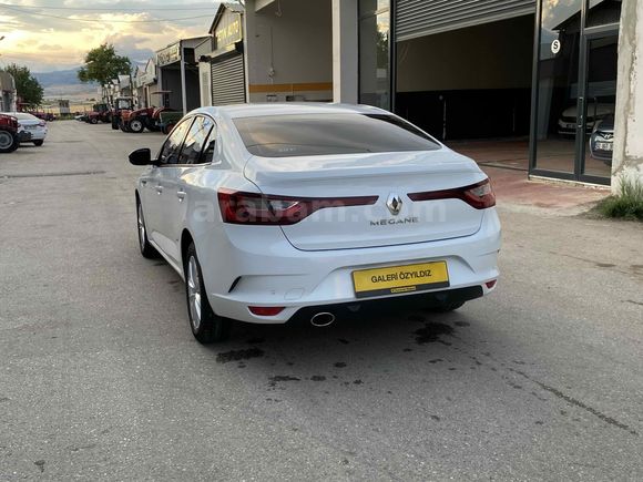 ÖZYILDIZdan BOYASIZ 2019 model Renault Megane 1.6 Touch 