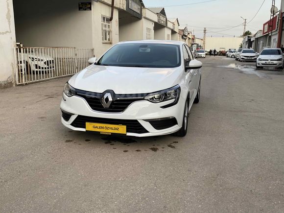 ÖZYILDIZdan BOYASIZ 2019 model Renault Megane 1.6 Touch 